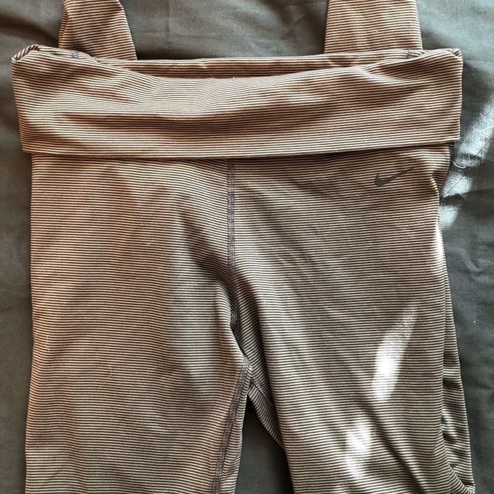Nike olive/black stripe tights - size large